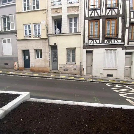 Douillet Rue Saint-gervais - 369 Appartement *